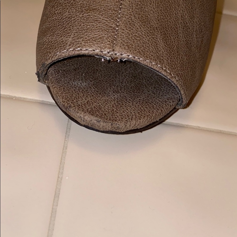 Open toe booties - Picture 3 of 13